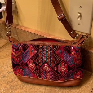 Nena & Co zip top crossbody